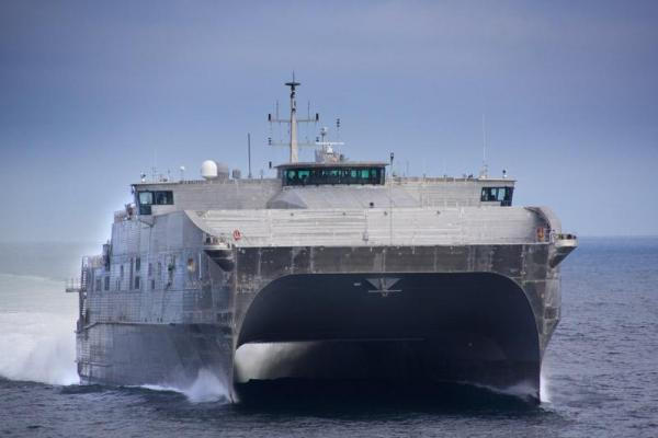 Στον Πειραιά το πολεμικό πλοίο USNS Trenton (βίντεο)